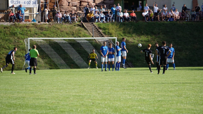 Erste gewinnt 5:0, Zweite verliert 1:8.