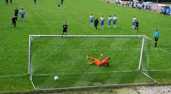 Strafstoß zum 2:2 Sebastian Schmeiser