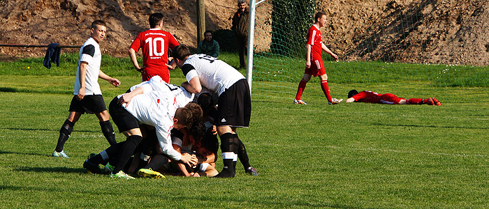 Mühsamer 2:1 Sieg