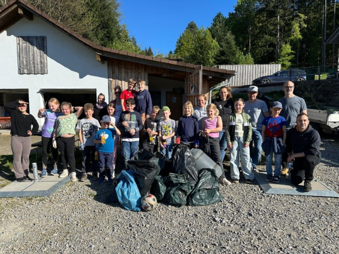 Waldputzaktion unterstützt durch Badenova